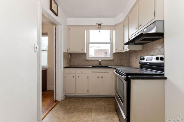 20-29 28th Street, Astoria, NY 11105
