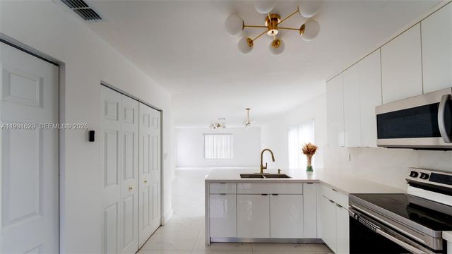 22226 SW 98th Pl, Cutler Bay, FL 33190