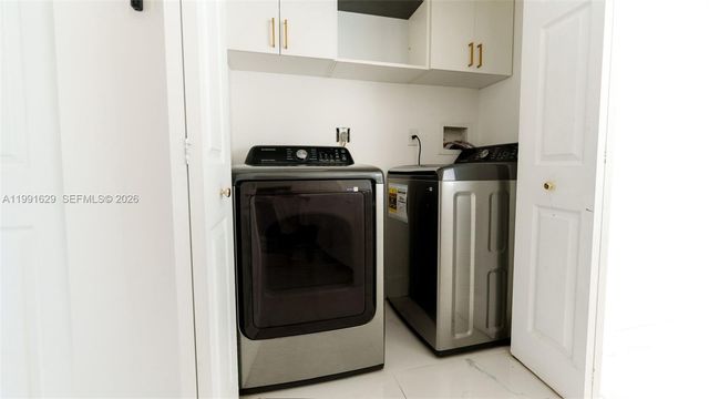 22226 SW 98th Pl, Cutler Bay, FL 33190