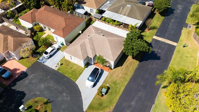 22226 SW 98th Pl, Cutler Bay, FL 33190