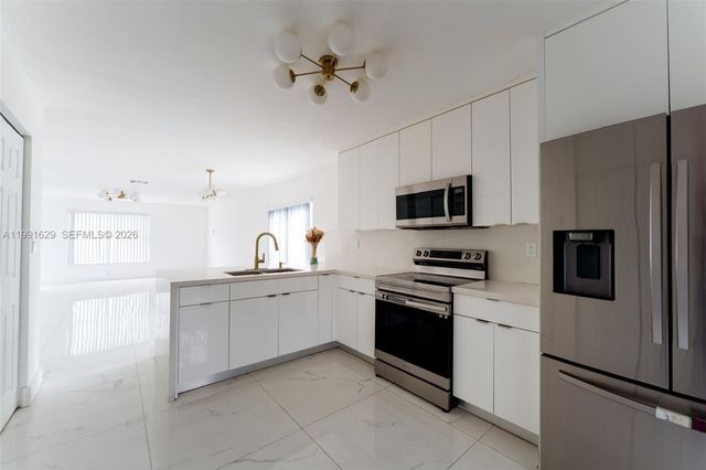 22226 SW 98th Pl, Cutler Bay, FL 33190