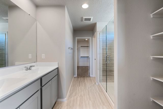 2401 Eglisfield Loop NE, Rio Rancho, NM 87144