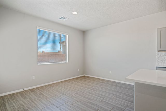 2401 Eglisfield Loop NE, Rio Rancho, NM 87144