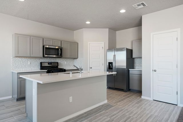 2401 Eglisfield Loop NE, Rio Rancho, NM 87144