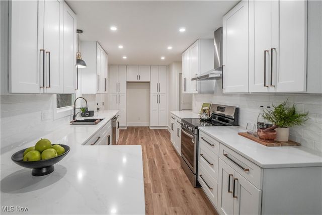 7731 Mccreary Road, Seven Hills, OH 44131