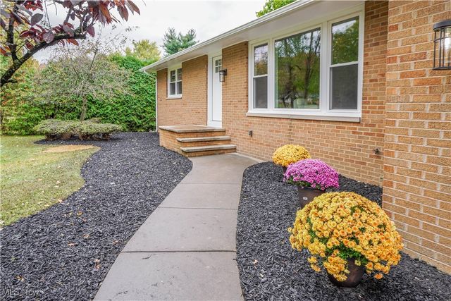 7731 Mccreary Road, Seven Hills, OH 44131