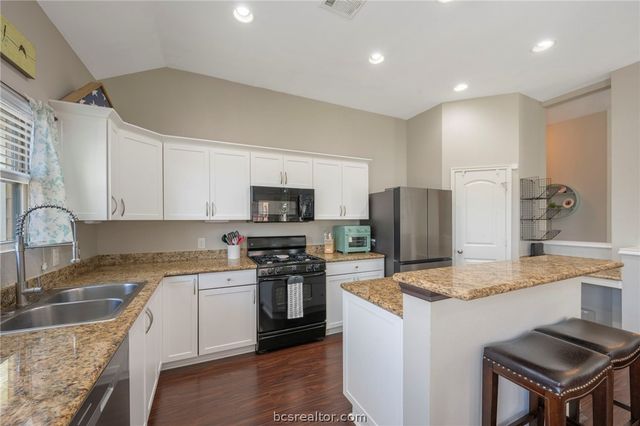 5274 Sagewood Drive, College Station, TX 77845