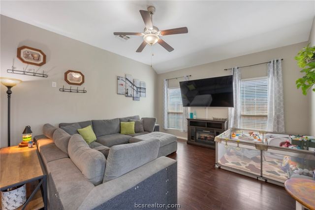 5274 Sagewood Drive, College Station, TX 77845