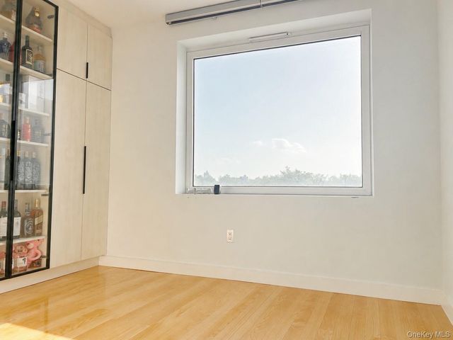 15815 Union Turnpike 402N, Fresh Meadows, NY 11366