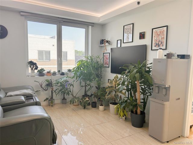 15815 Union Turnpike 402N, Fresh Meadows, NY 11366
