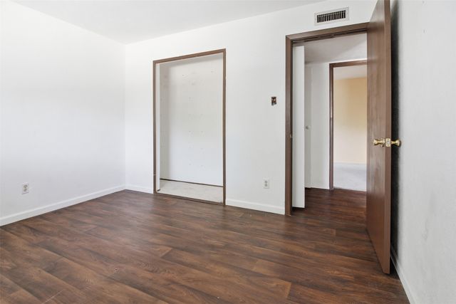 2604 Woodside Drive, Arlington, TX 76016