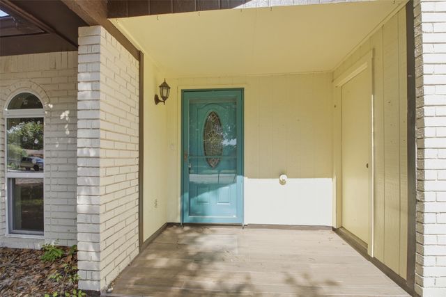 2604 Woodside Drive, Arlington, TX 76016