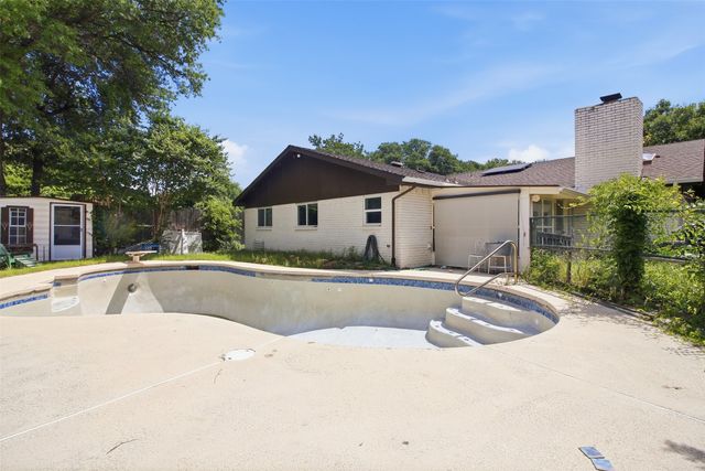 2604 Woodside Drive, Arlington, TX 76016