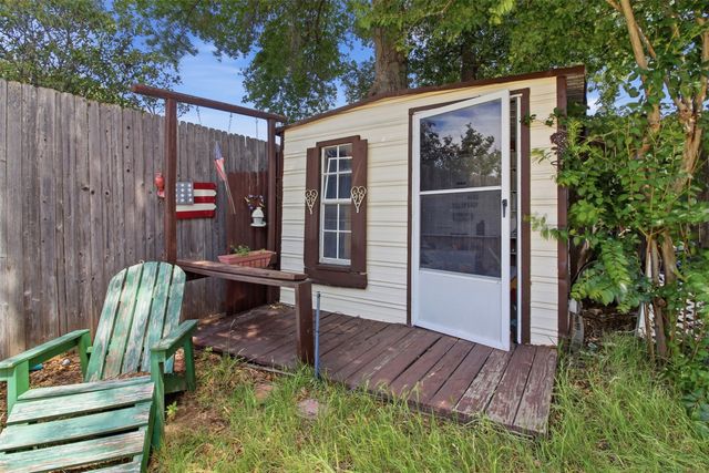 2604 Woodside Drive, Arlington, TX 76016