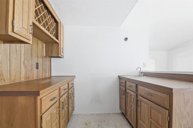 2604 Woodside Drive, Arlington, TX 76016