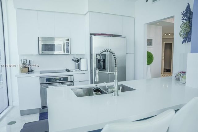 6515 Collins Ave 1709, Miami Beach, FL 33141