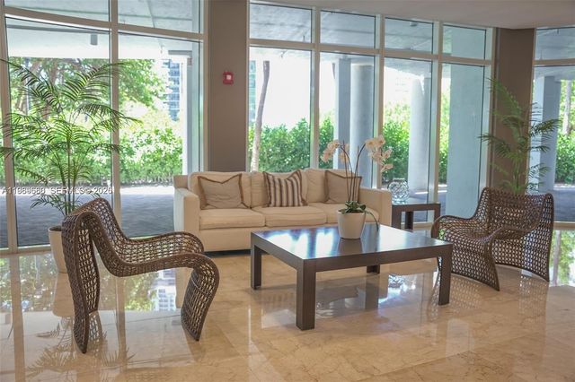 6515 Collins Ave 1709, Miami Beach, FL 33141