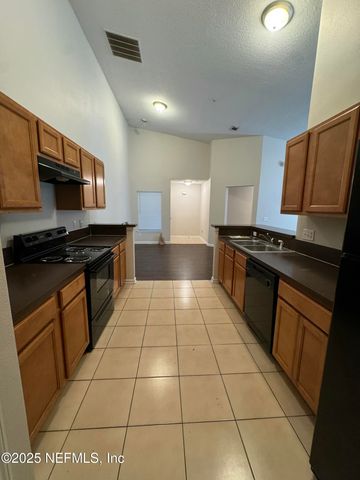 3640 KIRKPATRICK Circle 12, Jacksonville, FL 32210