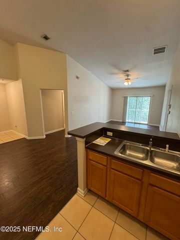 3640 KIRKPATRICK Circle 12, Jacksonville, FL 32210