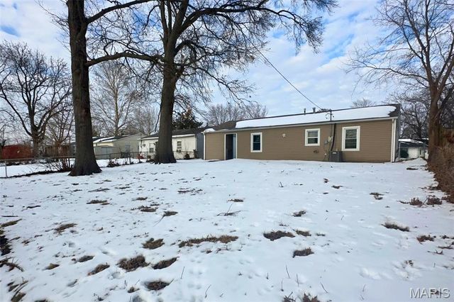 860 Saint Bartholomew Drive, Cahokia, IL 62206