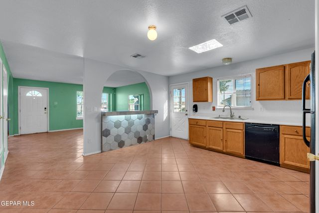 12352 Tierra Azteca Drive, El Paso, TX 79938