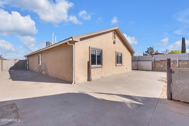 12352 Tierra Azteca Drive, El Paso, TX 79938