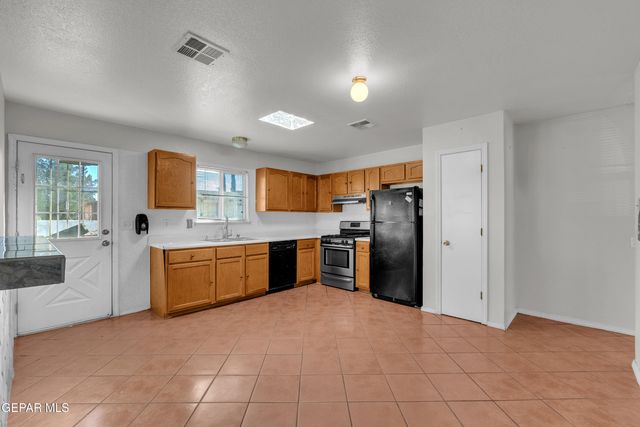 12352 Tierra Azteca Drive, El Paso, TX 79938