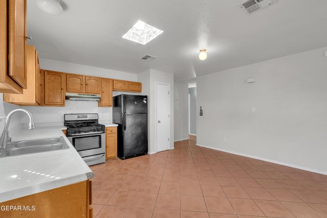 12352 Tierra Azteca Drive, El Paso, TX 79938