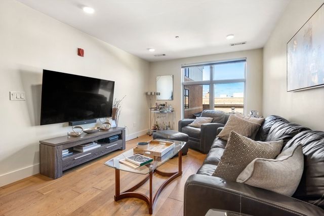 250 Meridian St 507, Boston, MA 02128