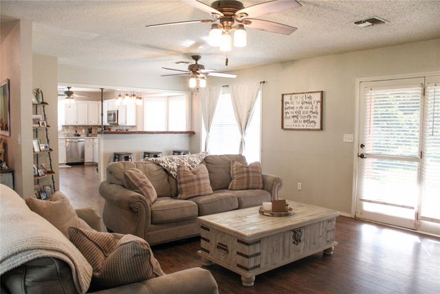 1102 Zahara Street, Bowie, TX 76230