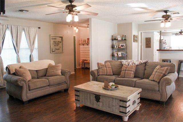 1102 Zahara Street, Bowie, TX 76230