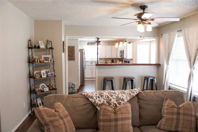 1102 Zahara Street, Bowie, TX 76230