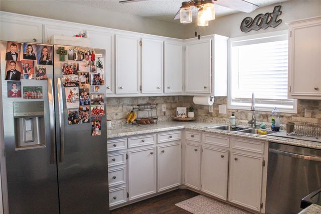 1102 Zahara Street, Bowie, TX 76230