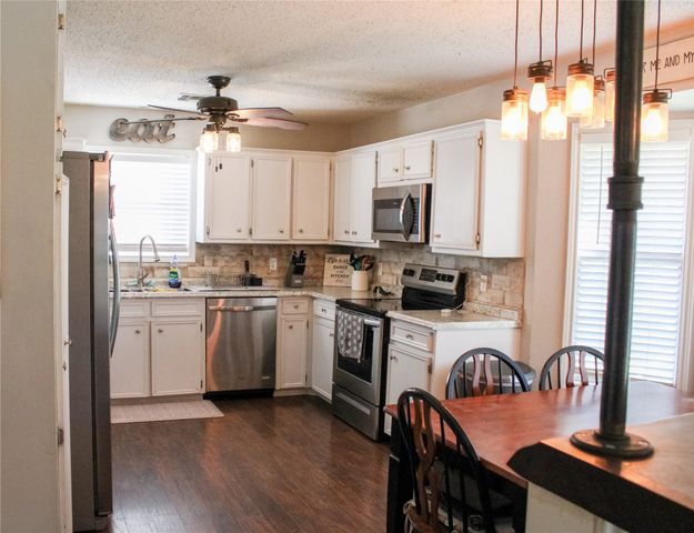 1102 Zahara Street, Bowie, TX 76230
