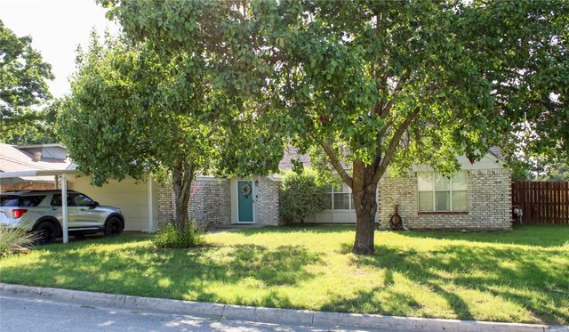 1102 Zahara Street, Bowie, TX 76230