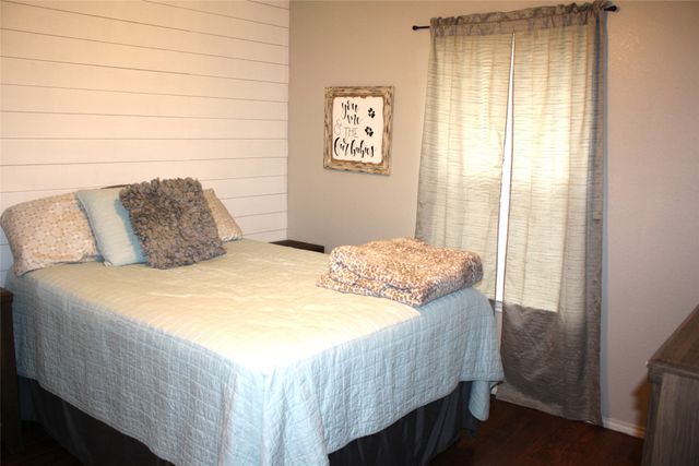 1102 Zahara Street, Bowie, TX 76230