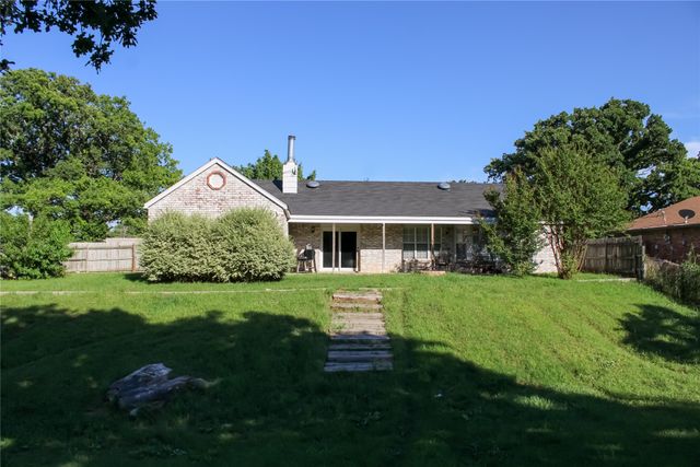 1102 Zahara Street, Bowie, TX 76230