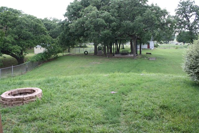 1102 Zahara Street, Bowie, TX 76230