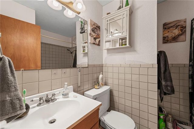 1223 N Pleasant Street, Independence, MO 64050