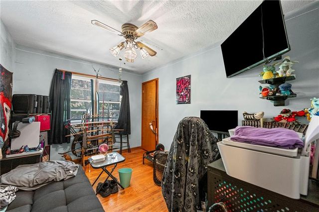 1223 N Pleasant Street, Independence, MO 64050