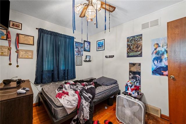 1223 N Pleasant Street, Independence, MO 64050