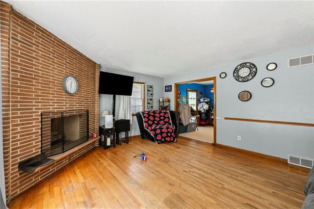 1223 N Pleasant Street, Independence, MO 64050