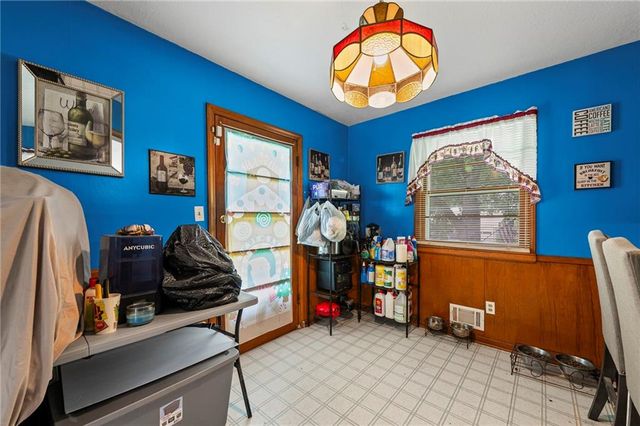 1223 N Pleasant Street, Independence, MO 64050