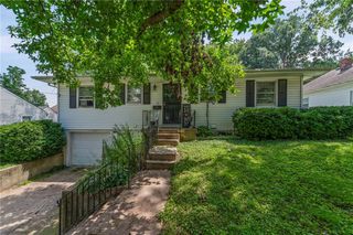 1223 N Pleasant Street, Independence, MO 64050