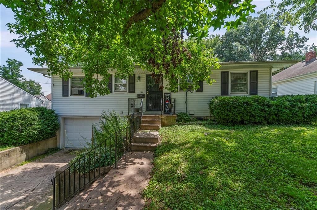 1223 N Pleasant Street, Independence, MO 64050