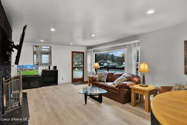 1215 N 1st St, Coeur D'alene, ID 83814