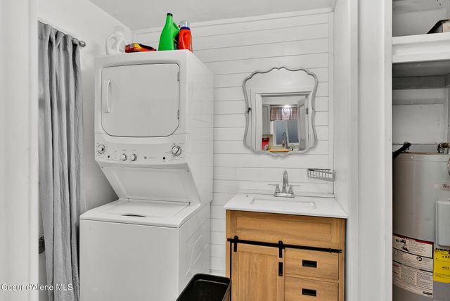 1215 N 1st St, Coeur D'alene, ID 83814