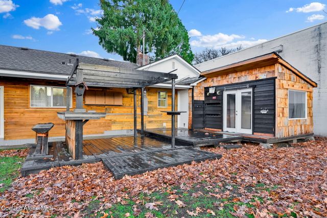 1215 N 1st St, Coeur D'alene, ID 83814