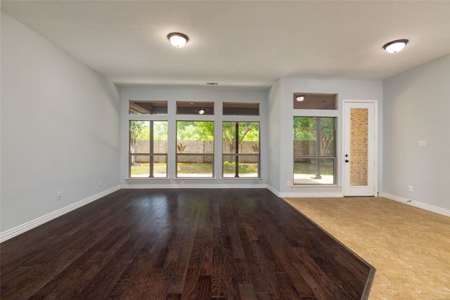 305 Dorset Court, Roanoke, TX 76262