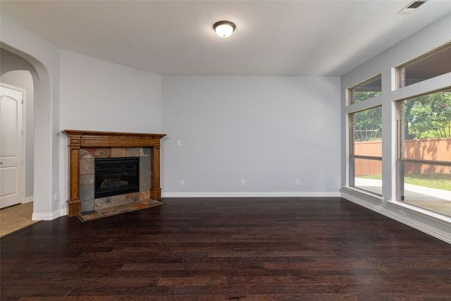 305 Dorset Court, Roanoke, TX 76262